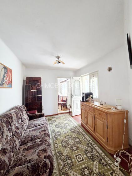 VANZARE CASA + TEREN 1000 MP. - ODAIA TURCULUI, DB - 10