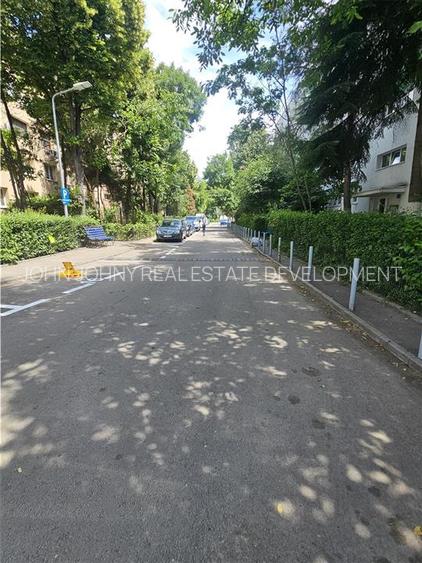 Apartament 3 camere decomandatStr. Uioara - 16