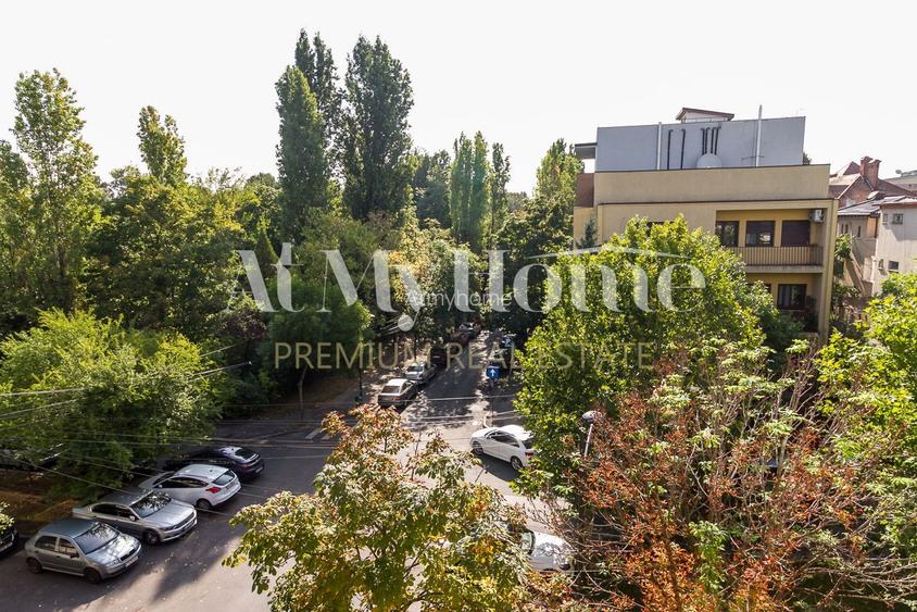 Apartament SUPERB, spatios cu 4 camere, finisaje lux, renovat si mobilat complet - 16