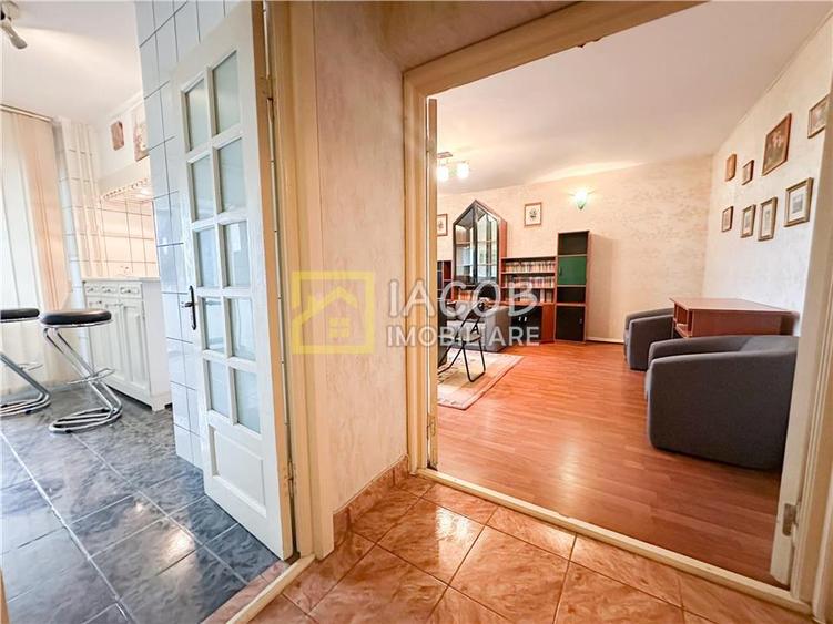 Apartament spațios de 2 camere, de închiriat – zona centrală, Str. 9 M