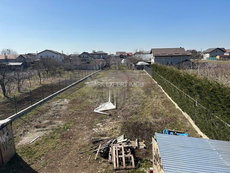 Casa la rosu. Strejnicu. 6 camere - 6