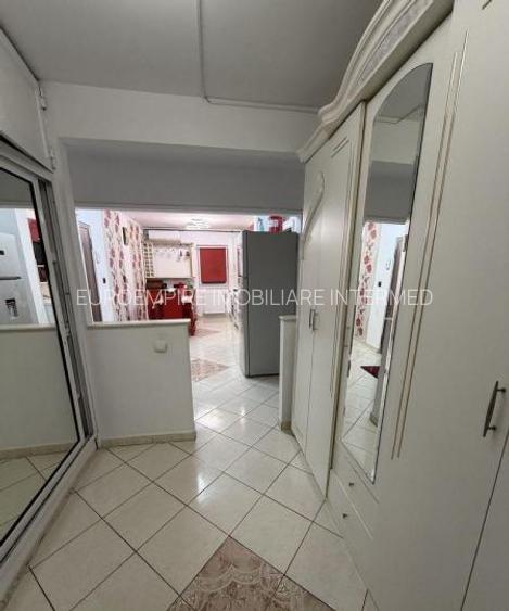 Apartament 4 camere decomandate, zona CET+ 2 bai - 3