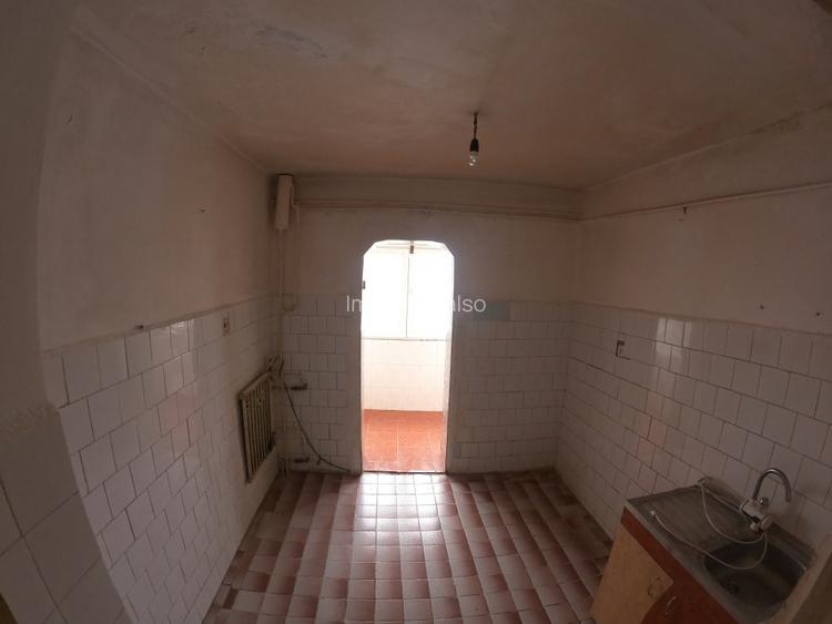 Oportunitate de Investitie: Apartament cu Doua Camere decomandat - 9