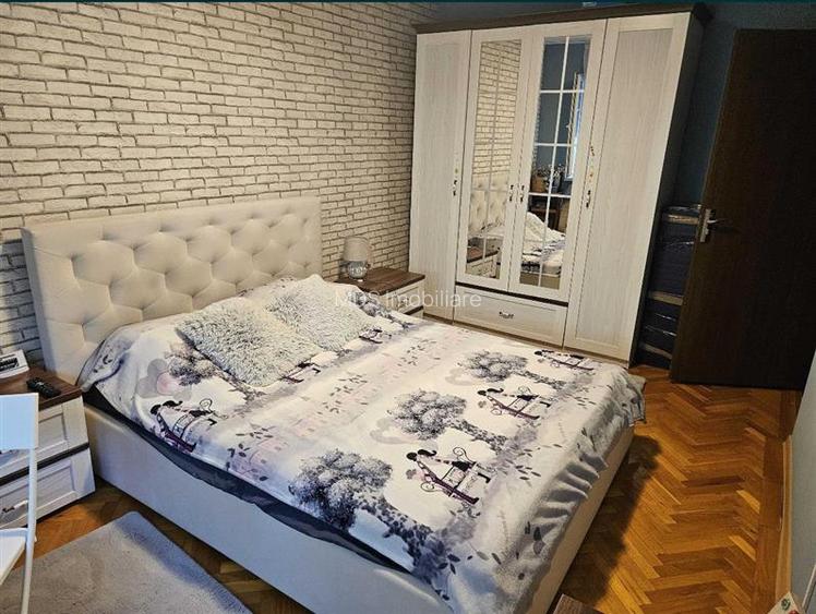 3 camere la etajul 2 cu centrala propie - 3