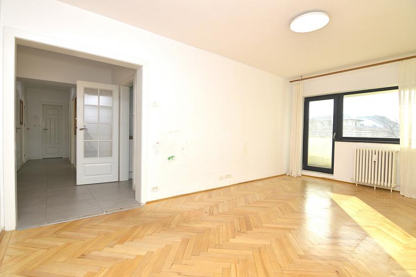 VANZARE APARTAMENT 3 CAMERE UNIRII – RADU VODA - 2