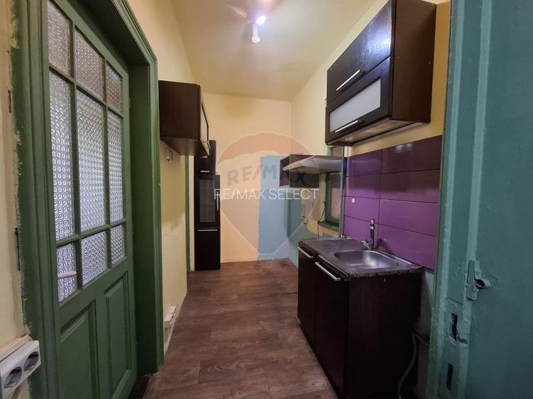 Vanzare casa 2 camere, partial renovata, Bd. Pieptanari - 7