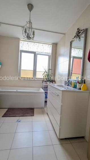 Apartament spatios 100 mp cu lift si 50 mp de terase - 15