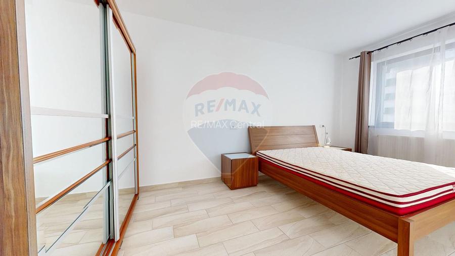 Apartament cu 2 camere de închiriat în zona Tractorul - 12