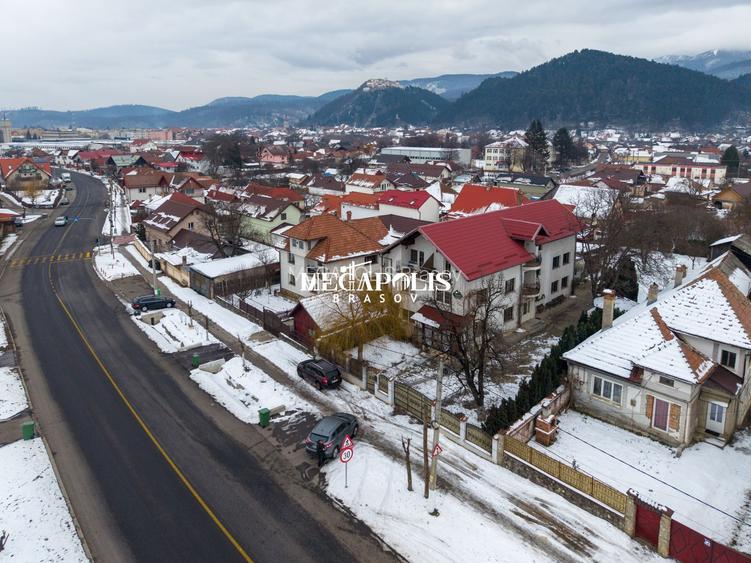 Pensiune de vânzare în Râșnov | 14 camere | 427 mp - 52