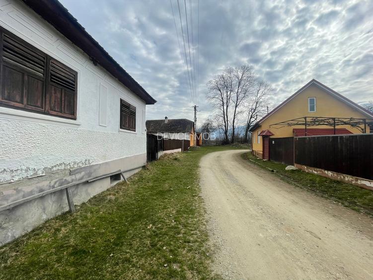 Casa veche cu sura zona linistita - 5