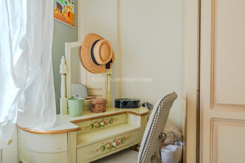 REZERVAT. 4 camere, luminos si gata de mutat - 3