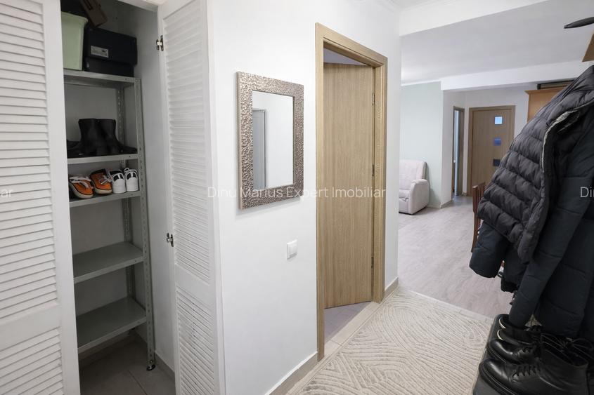 Str Diamantului 2 camere,geam baie,balcon închis,comision 0 - 6