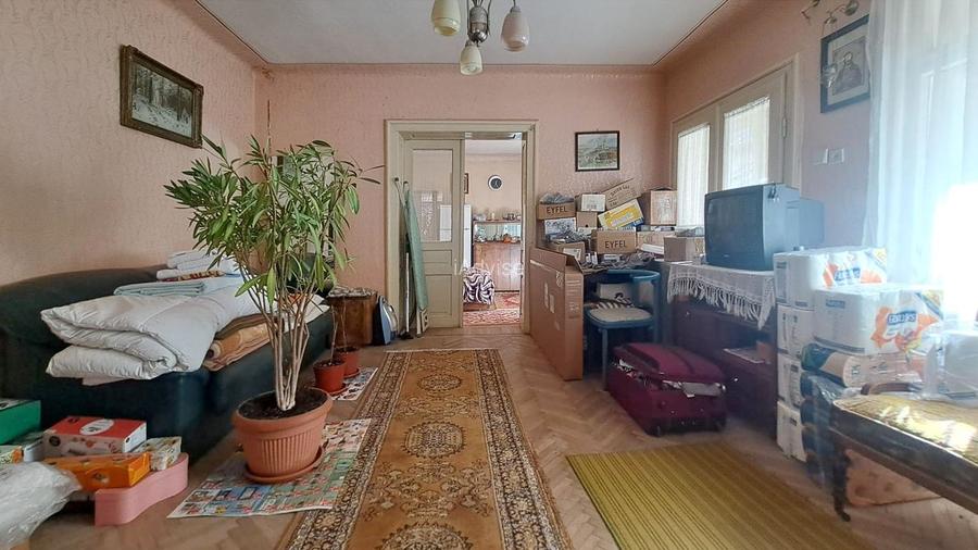 CASA CU TEREN GENEROS si acces pe doua fronturi - 7