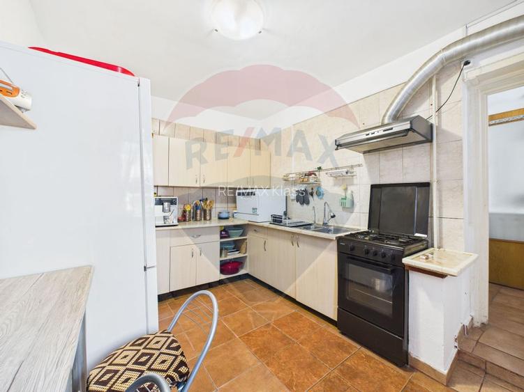 De vanzare| Casa cu teren | 300 mp | Rahova - 7