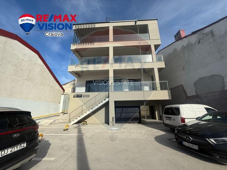 Spațiu comercial de 84mp de închiriat în zona 1 Mai - 5