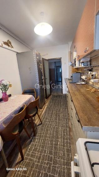 Apartament cu 4 camere decomandate  - 9