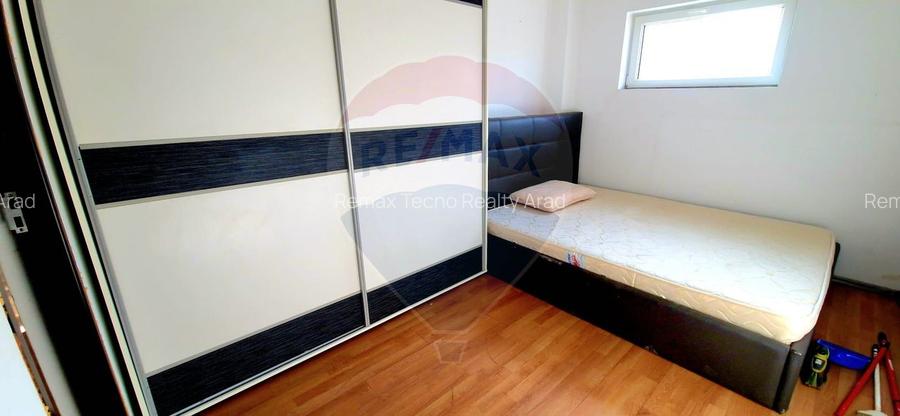 Apartament cu 3 camere, curte și loc de parcare zona Alfa - 7