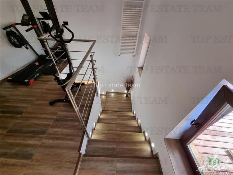 2 case  la pret de una in Valu lui Traian - 12