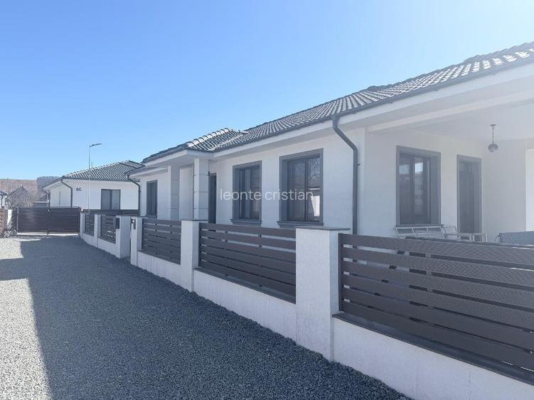 vanzare casa  zona Zavoaie - 2