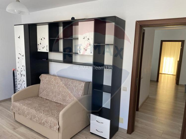 Apartament cu 3 camere de închiriat, loc de parcare - 4