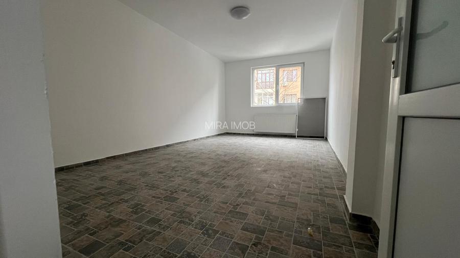 Cladire Comerciala De Inchiriat – D+P+2E -Chiajna (Roșu) | Bd. Uverturii - 7