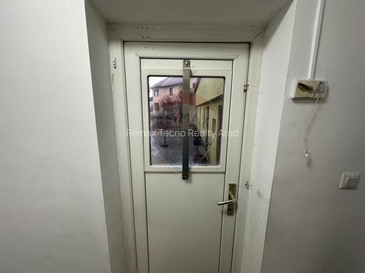 Spațiu comercial de INCHIRIAT in Aradul Nou - 6