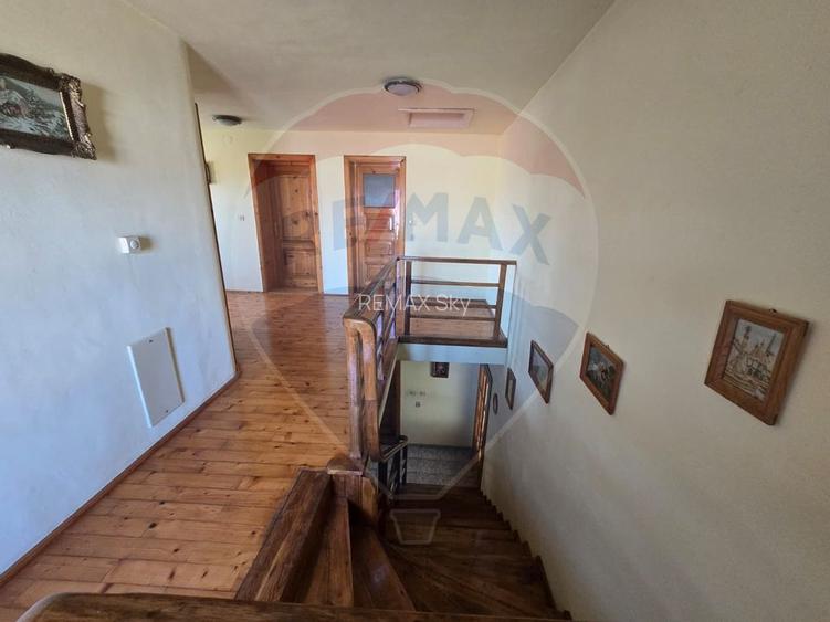 Casă spațioasă 331 mp utili + 5175 mp teren | Piscină interioară - 10