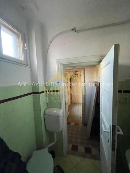 Vanzare apartament in vila 6 CAMERE compus din D P M din D P 1 M - 18