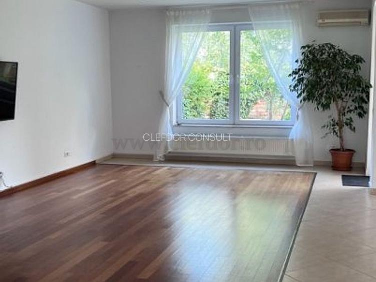 Vila in complex cu piscina, in apropiere de Iancu Nicolae - 4