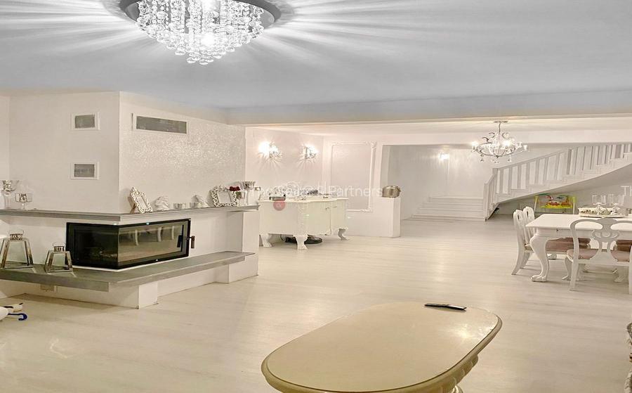 Proprietate compusa din 2 case - 10