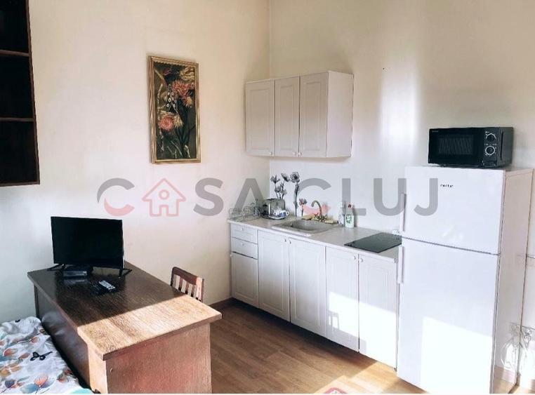 Apartament în vilă, zonă centrală, parcare