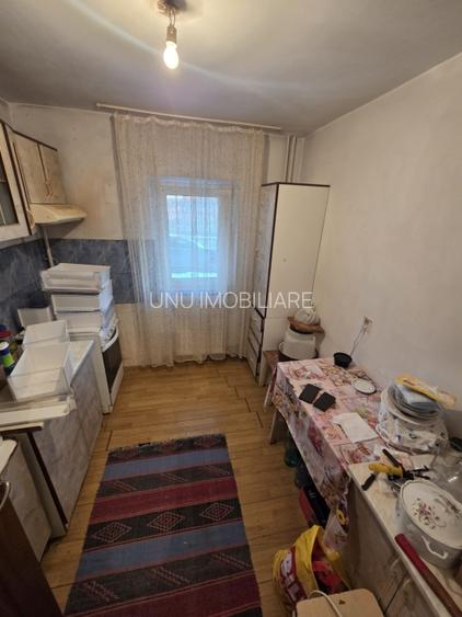 Dacia - Bulevard - 3 camere decomandat - liber - geam la baie - 4