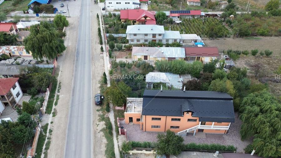 Casă / Vilă cu 8 camere - 18