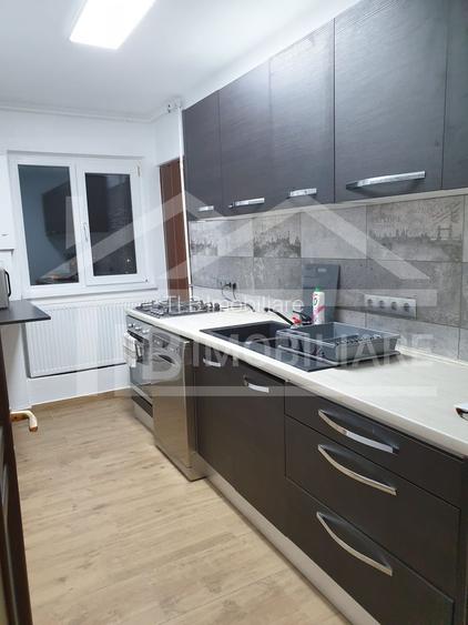 Apartament cu 2 camere, 60mp, decomandat, zona Poli 2 - 7