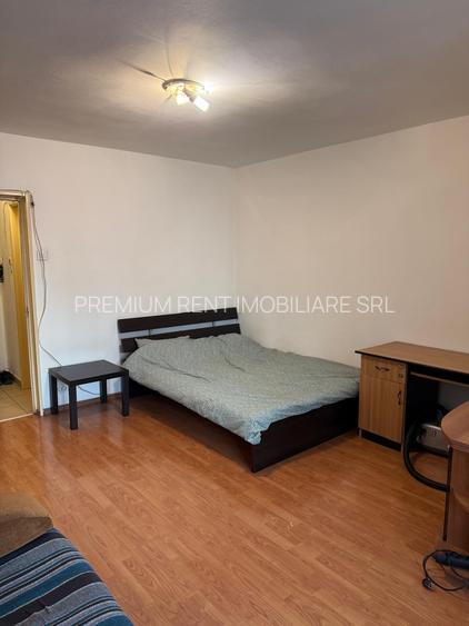 Dristor, garsoniera langa metrou, 320 euro, etaj 1 - 3