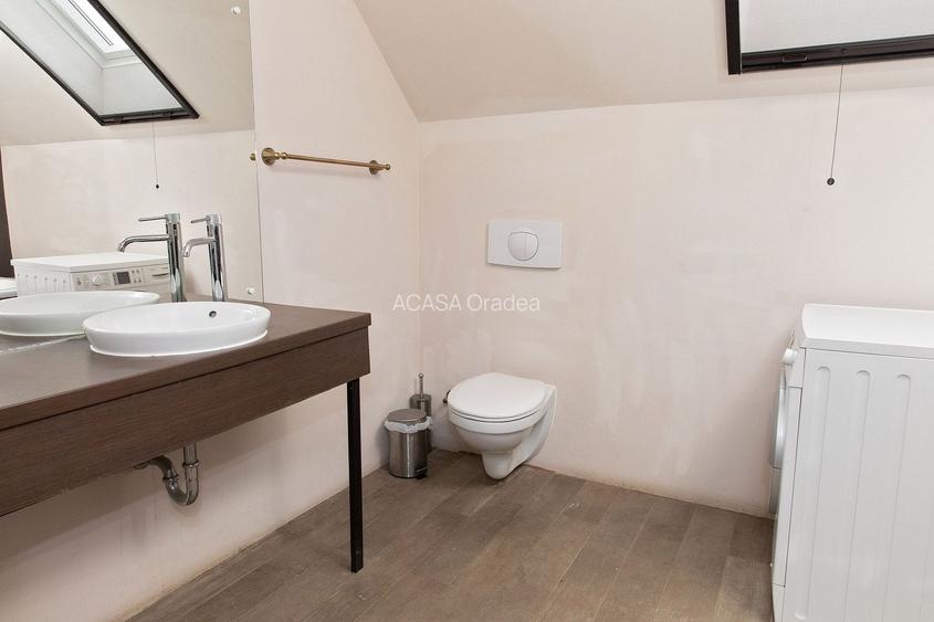 Vilă 5 dormitoare, 4 băi, 2 248mp teren, piscină. Preț: 229 000 E. - 24