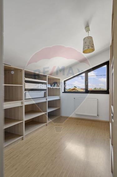 Casa individuala spatioasa cu 6 camere, cu gradina de 572 mp in Gulia - 17