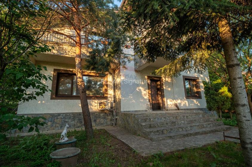 De vanzare casă  5 camere - 2