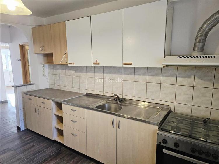 Apartament cu 4 camere de inchiriat in Nicolina-etaj 1 - 6