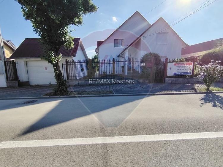 Casă / Vilă cu 8 camere de vânzare în zona Central - 34