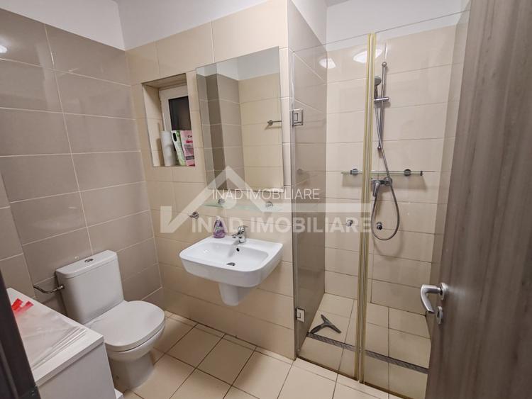 Apartament cu 3 camere, 2, bai, balcon si terasa, Str. Constanta - 11