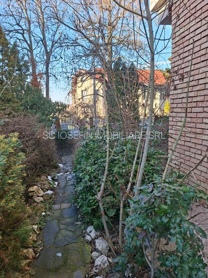 Langa Parc Padurice, pentru locuit sau afacere - 33