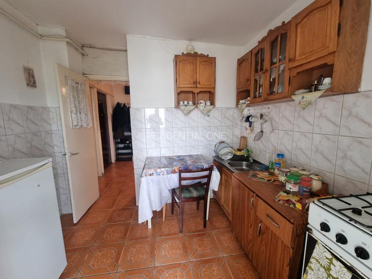 Podul cu Lanțuri- Zona Nord- 2 camere decomandate- etaj intermediar - 6