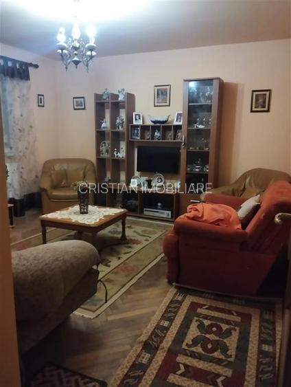Ap. 2 camere, conf 1 decomandat, Calea Galati, et 1 - 4