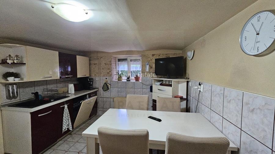 Casa 5 camere 3 bai garaj inchis si teren 700 mp utili in Lazaret - 9