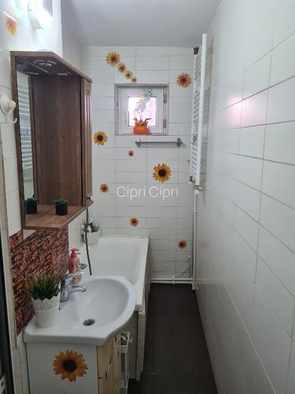 Apartament 4 camere !! PERSOANA FIZICA !! INEL 2 - 8
