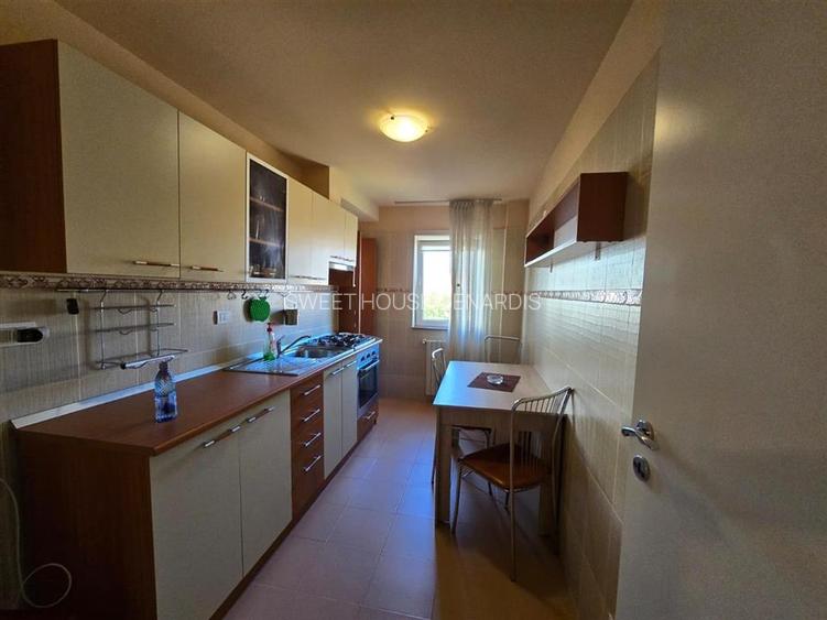 Apartament cu trei camere zona centrala - 4