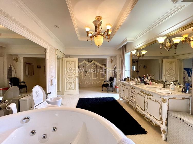 Impressive Villa *1500 SQM usable* 2613 SQM land / Open to the lake - 22