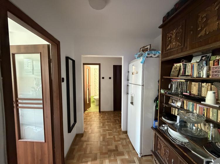 Apartament de 3 Obor , Aleea Avrig 6. Două băi. Bloc anvelopat