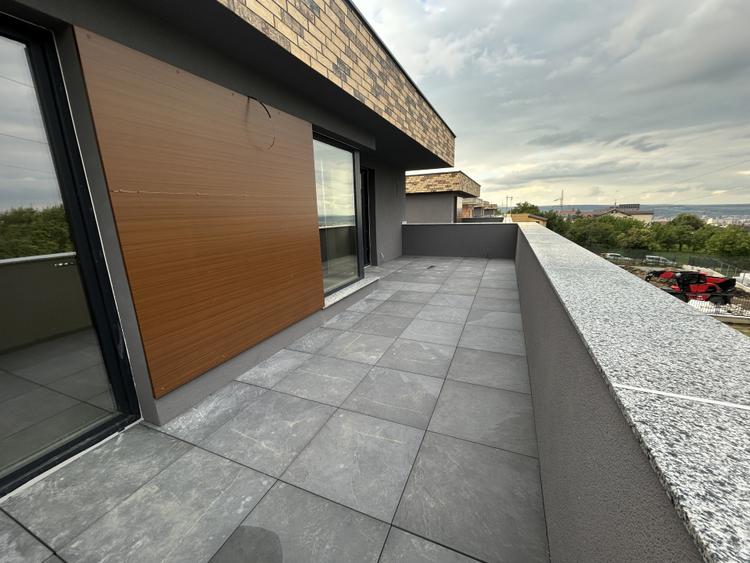 Casa tip duplex semifinisat , 180 mp utili , 400 mp teren zona Făget